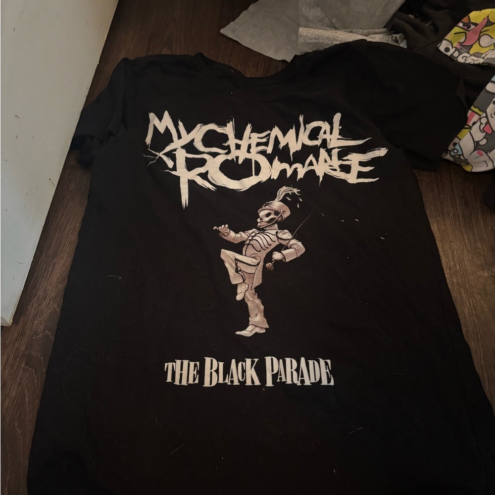 Black Graphic Tee with Band Design - Picture 3 of 3